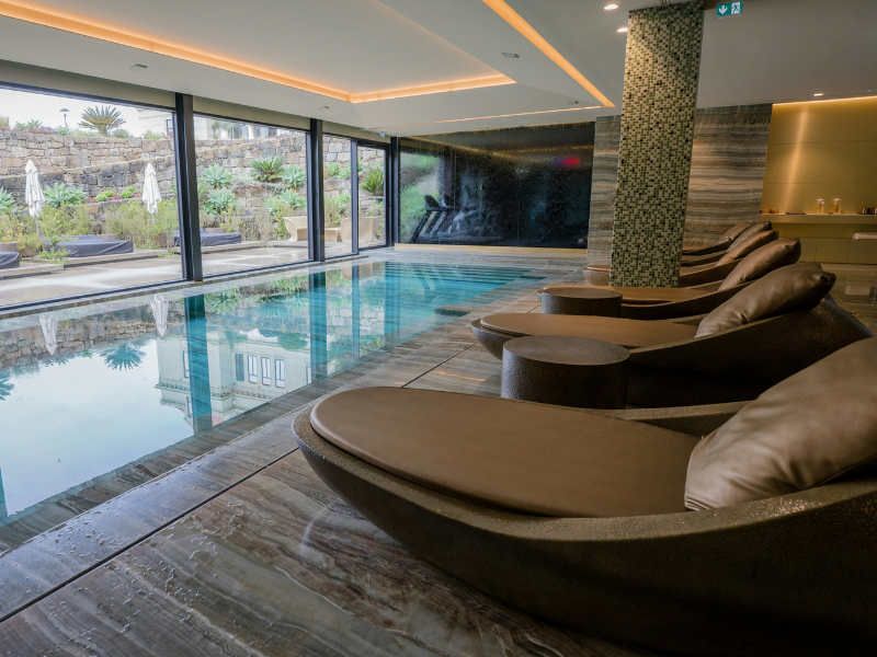 muebles contract para hoteles piscina